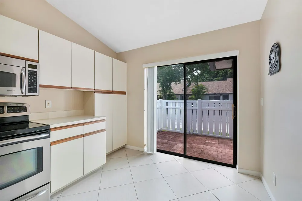 3356 CARAMBOLA CIRCLE S Coconut Creek, FL 33066