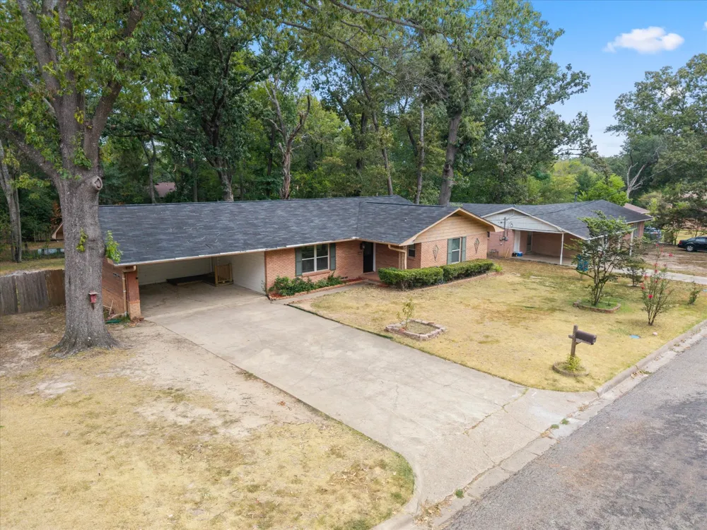 405 Redbud Lane Mt Pleasant, TX 75455