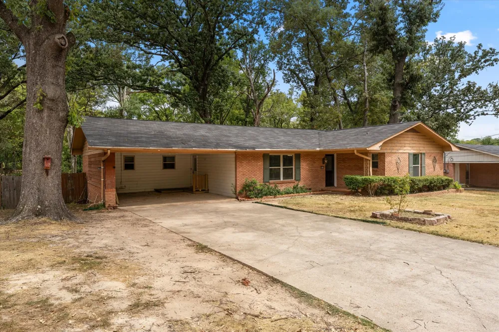 405 Redbud Lane Mt Pleasant, TX 75455