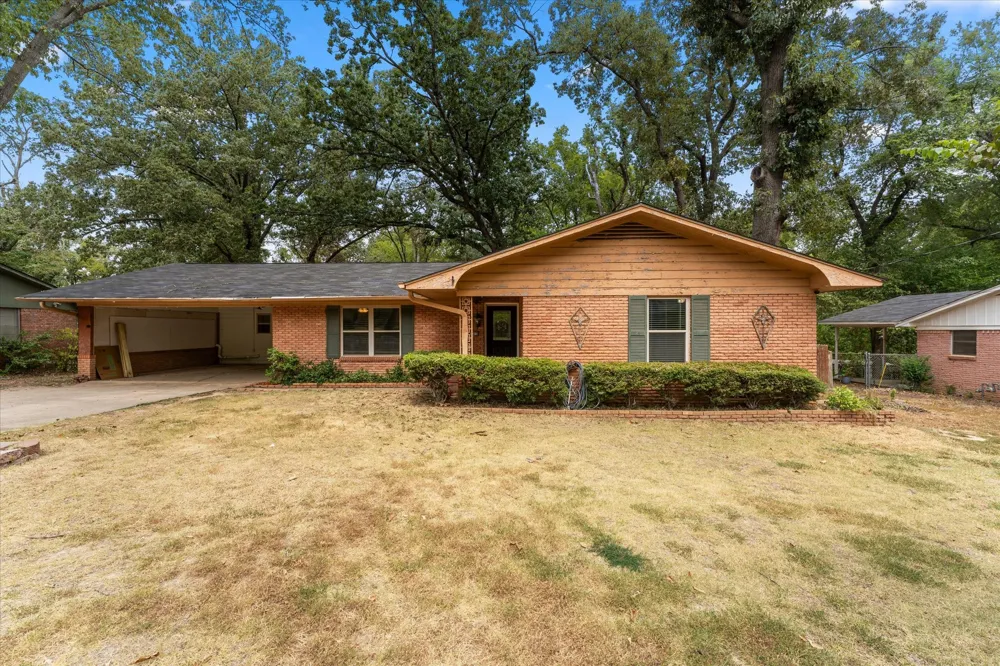 405 Redbud Lane Mt Pleasant, TX 75455
