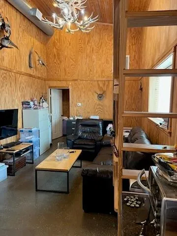 1075 County Road 24280 Roxton, TX 75477