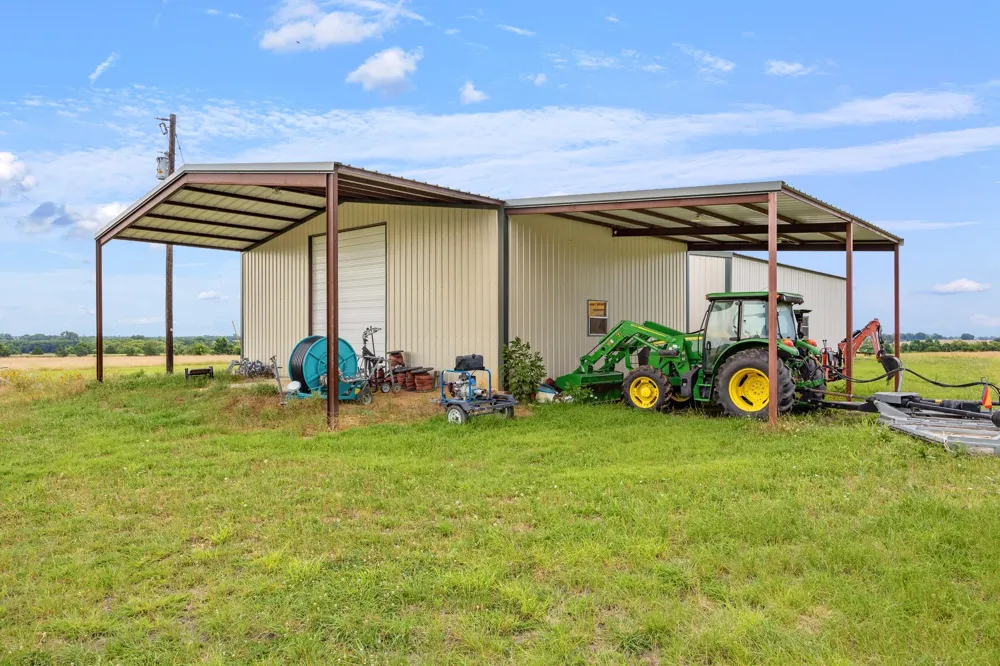 1075 County Road 24280 Roxton, TX 75477