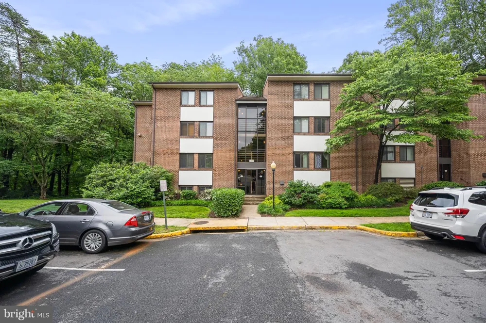 1423 NORTHGATE SQUARE #11 Reston, VA 20190