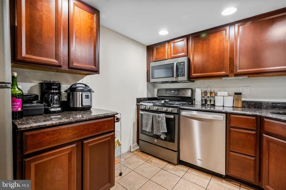1423 NORTHGATE SQUARE #11 Reston, VA 20190