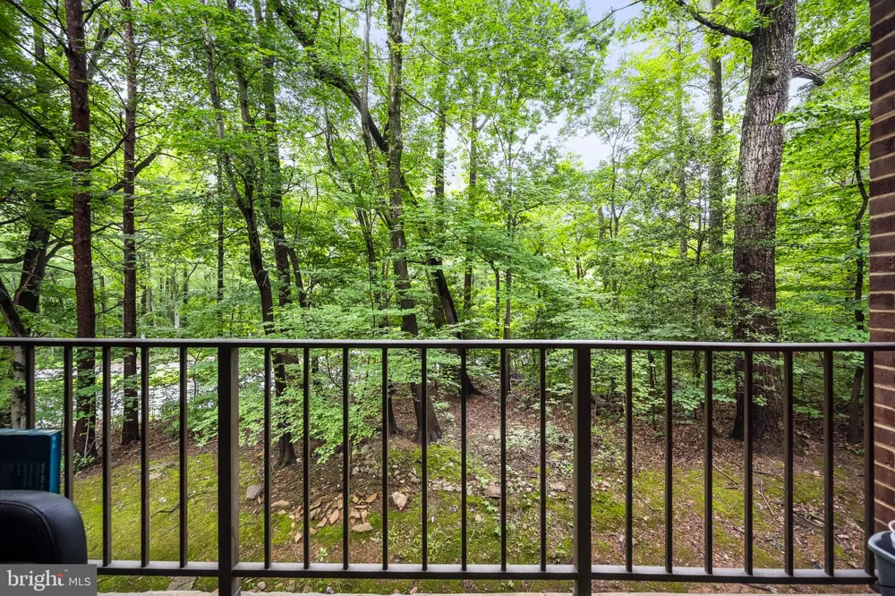 1423 NORTHGATE SQUARE #11 Reston, VA 20190