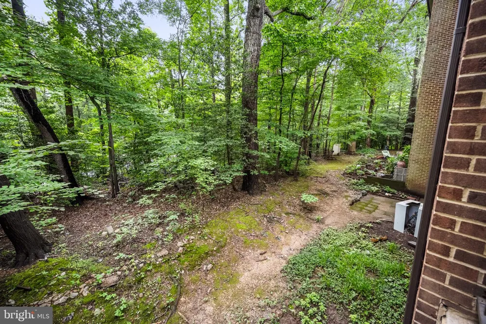 1423 NORTHGATE SQUARE #11 Reston, VA 20190