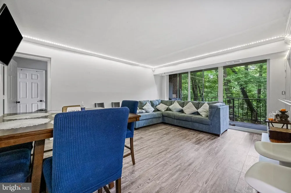 1423 NORTHGATE SQUARE #11 Reston, VA 20190