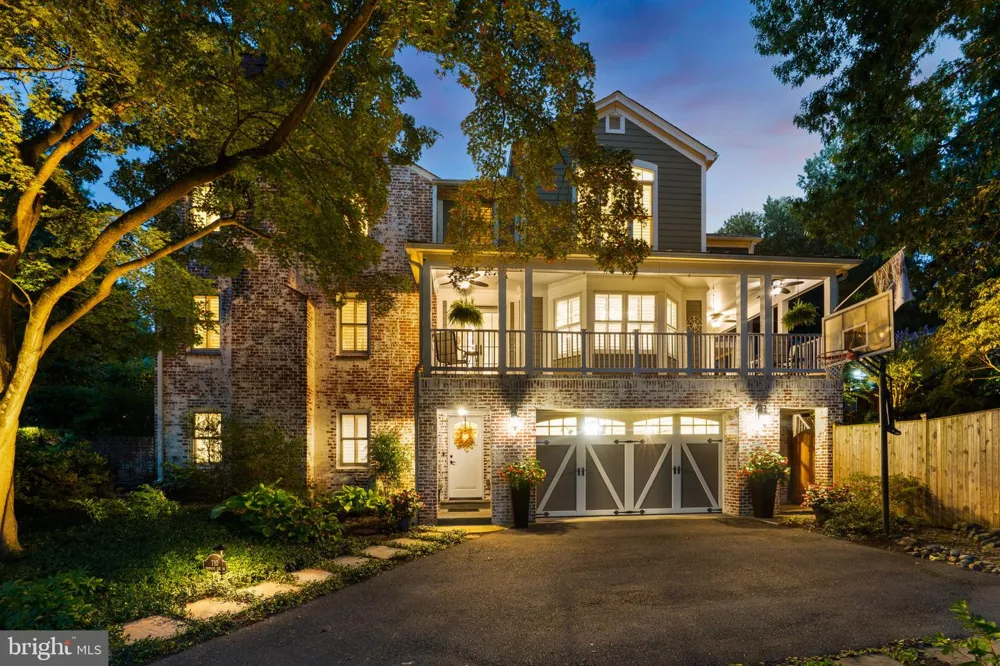 710 WOODSIDE PARKWAY Silver Spring, MD 20910