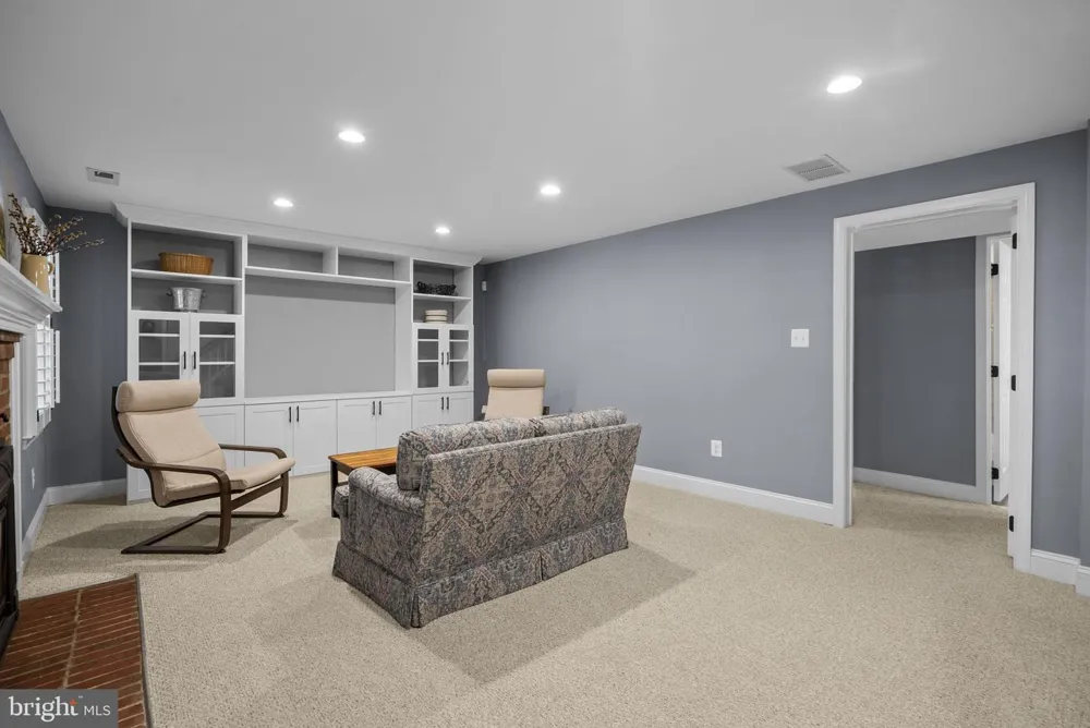 710 WOODSIDE PARKWAY Silver Spring, MD 20910