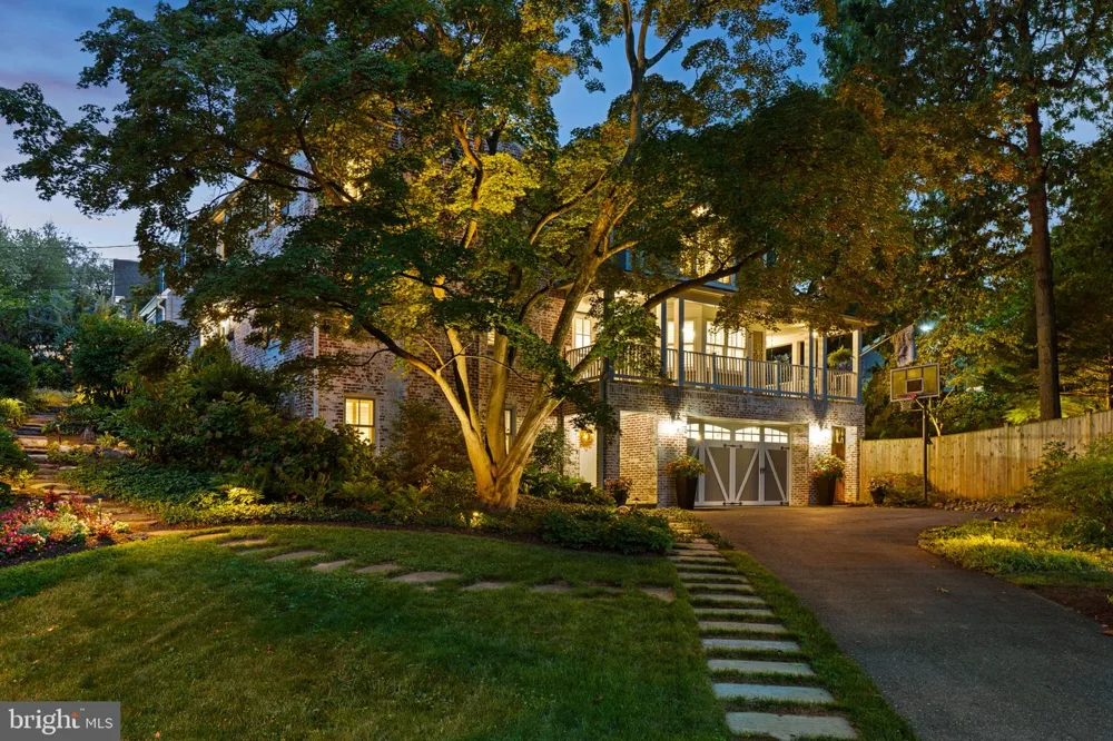 710 WOODSIDE PARKWAY Silver Spring, MD 20910