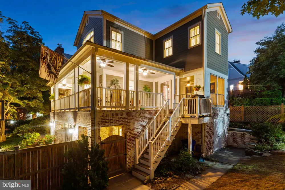710 WOODSIDE PARKWAY Silver Spring, MD 20910