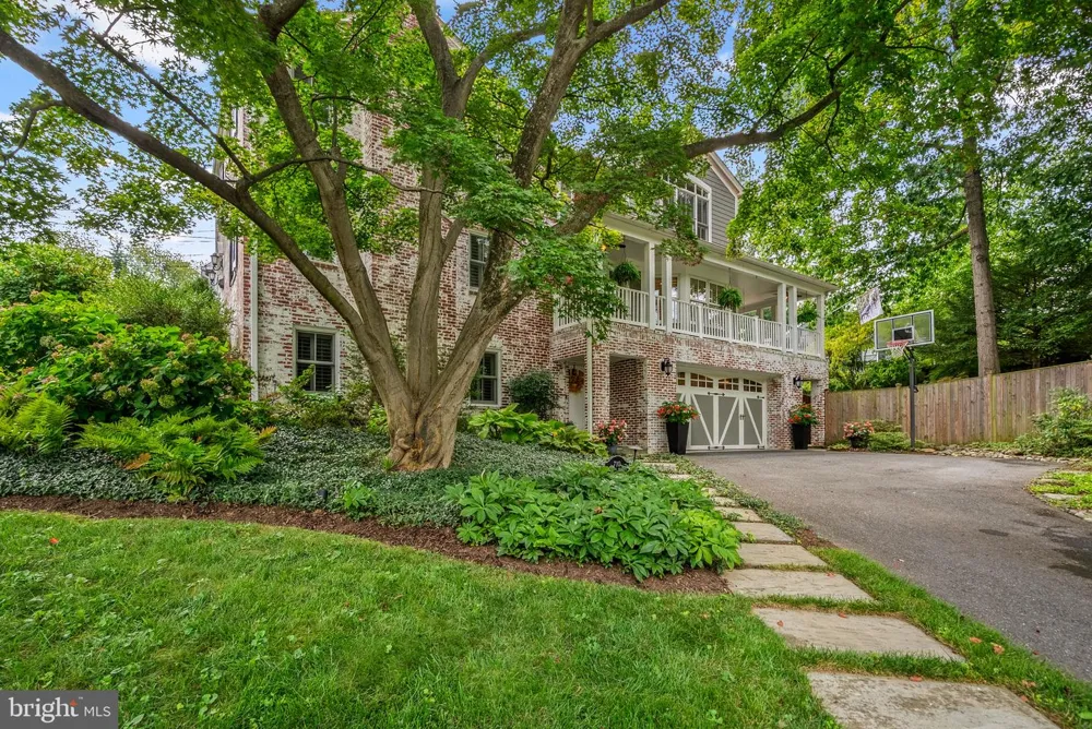 710 WOODSIDE PARKWAY Silver Spring, MD 20910