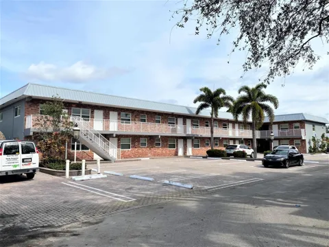853 SE 4TH COURT #Apt 14