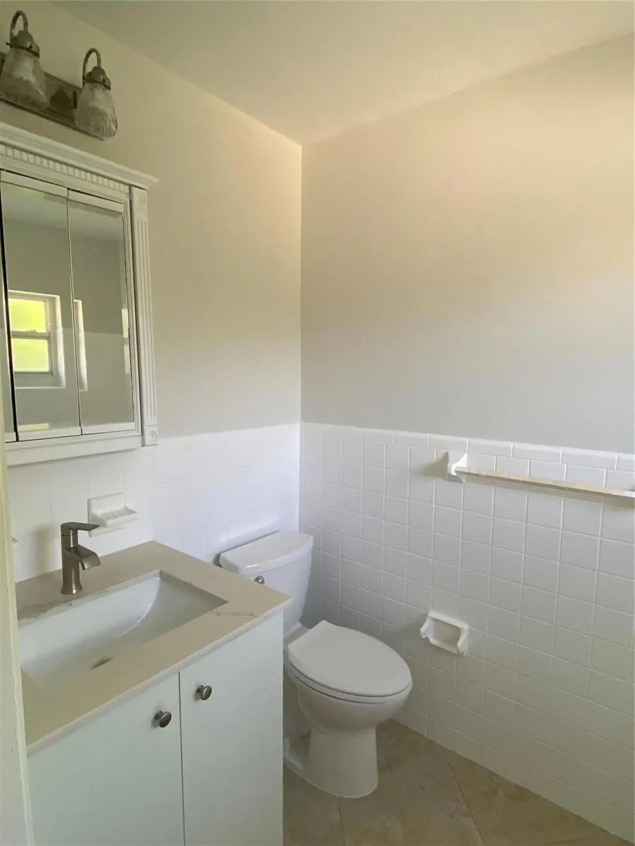 853 SE 4TH COURT #Apt 14 Deerfield Beach, FL 33441
