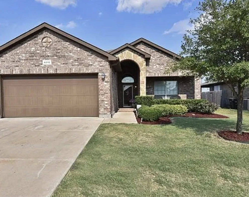 8212 Deer Bluff Lane Fort Worth, TX 76179