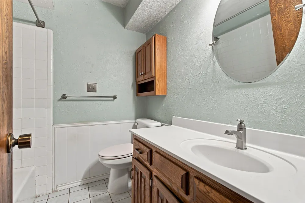 809 S Atkerson Lane Euless, TX 76040