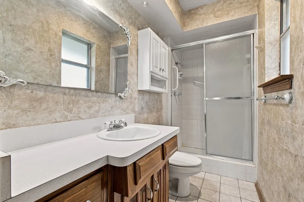 809 S Atkerson Lane Euless, TX 76040
