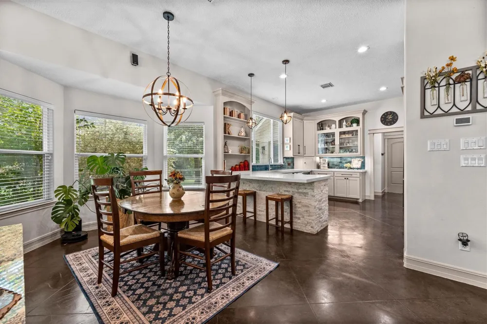 9135 Grand Lake Estates Drive Montgomery, TX 77316