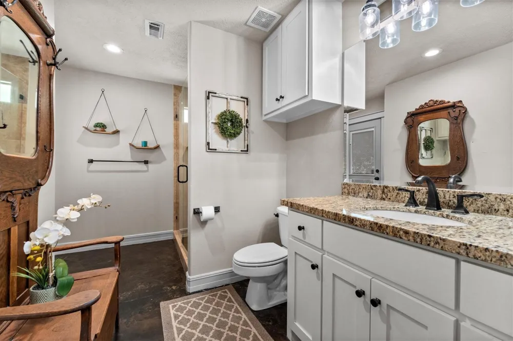 9135 Grand Lake Estates Drive Montgomery, TX 77316