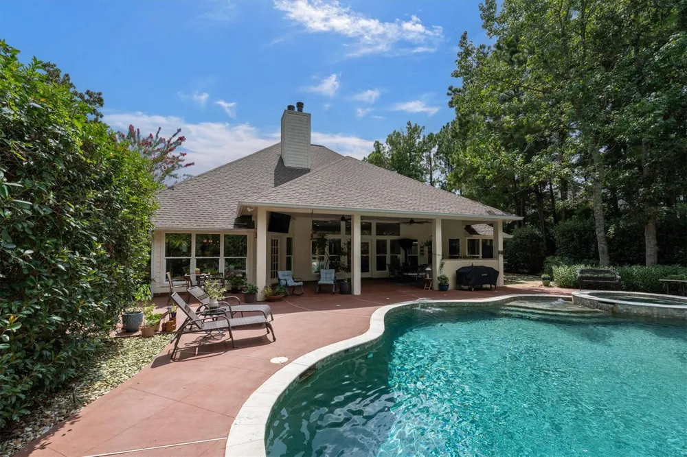 9135 Grand Lake Estates Drive Montgomery, TX 77316