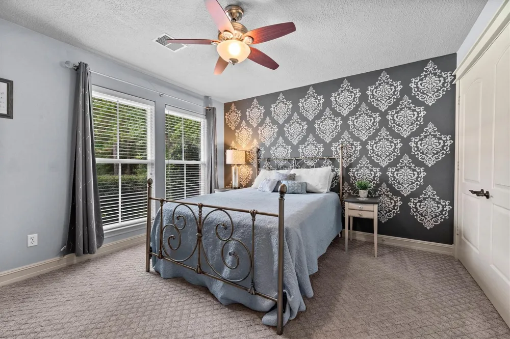 9135 Grand Lake Estates Drive Montgomery, TX 77316