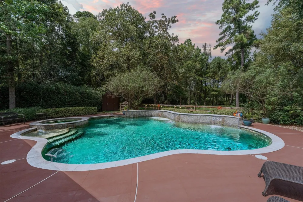 9135 Grand Lake Estates Drive Montgomery, TX 77316