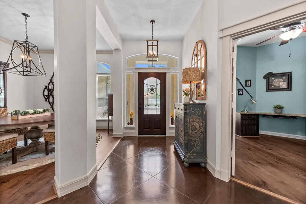 9135 Grand Lake Estates Drive Montgomery, TX 77316