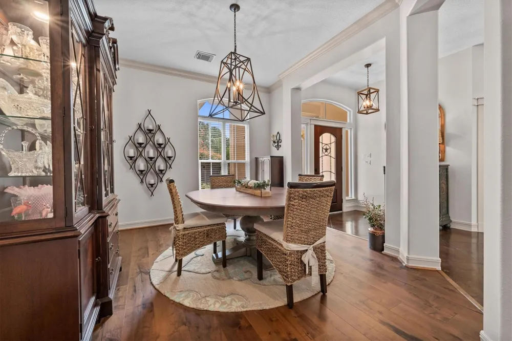 9135 Grand Lake Estates Drive Montgomery, TX 77316
