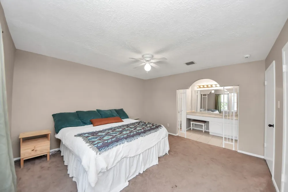 2519 Colonial Ridge Drive Friendswood, TX 77546