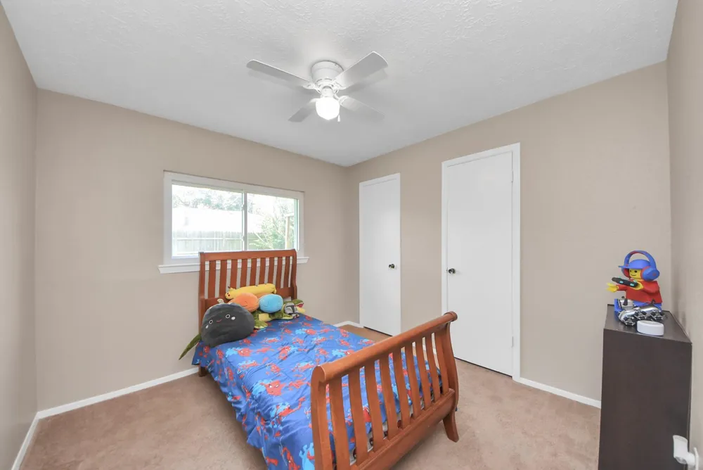 2519 Colonial Ridge Drive Friendswood, TX 77546