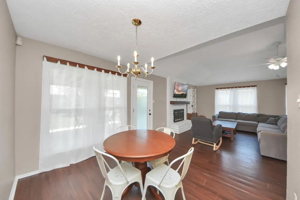 2519 Colonial Ridge Drive Friendswood, TX 77546