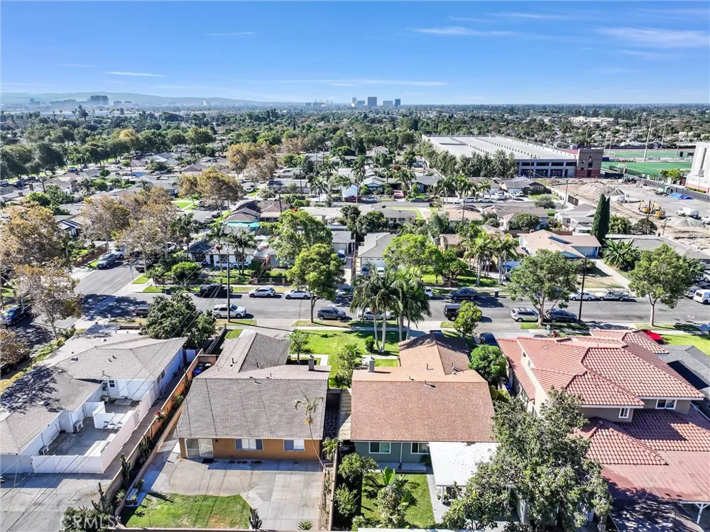 1115 W Stanford Street Santa Ana, CA 92707