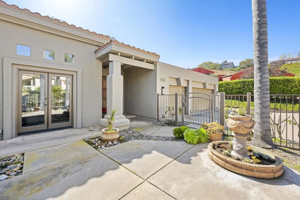 1978 Lake Drive Cardiff by the Sea, CA 92007