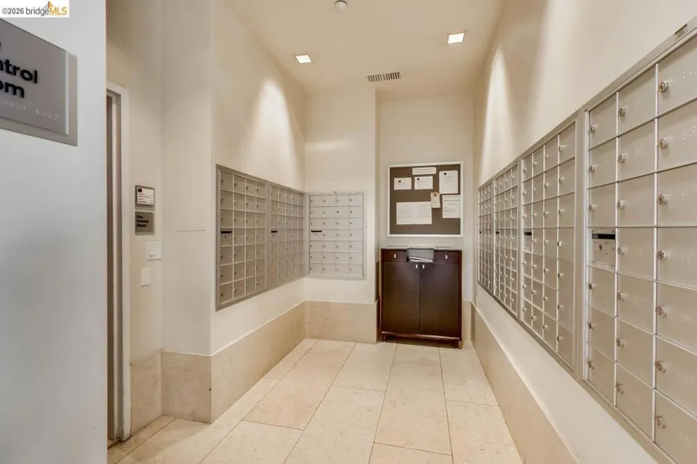 585 9Th St Oakland, CA 94607