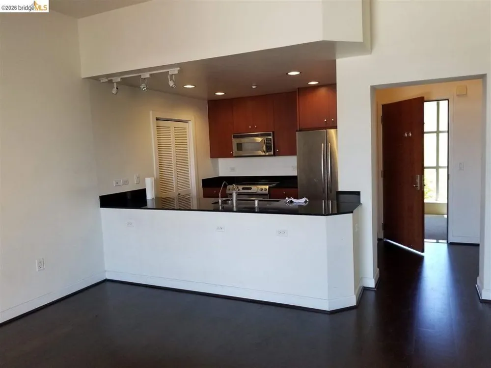 585 9Th St Oakland, CA 94607