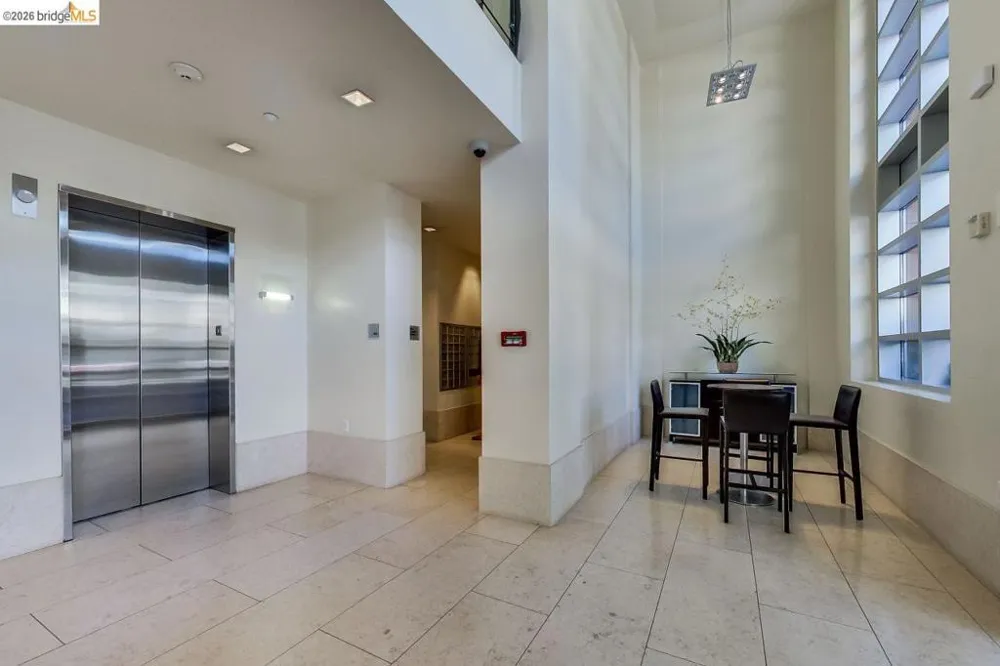 585 9Th St Oakland, CA 94607