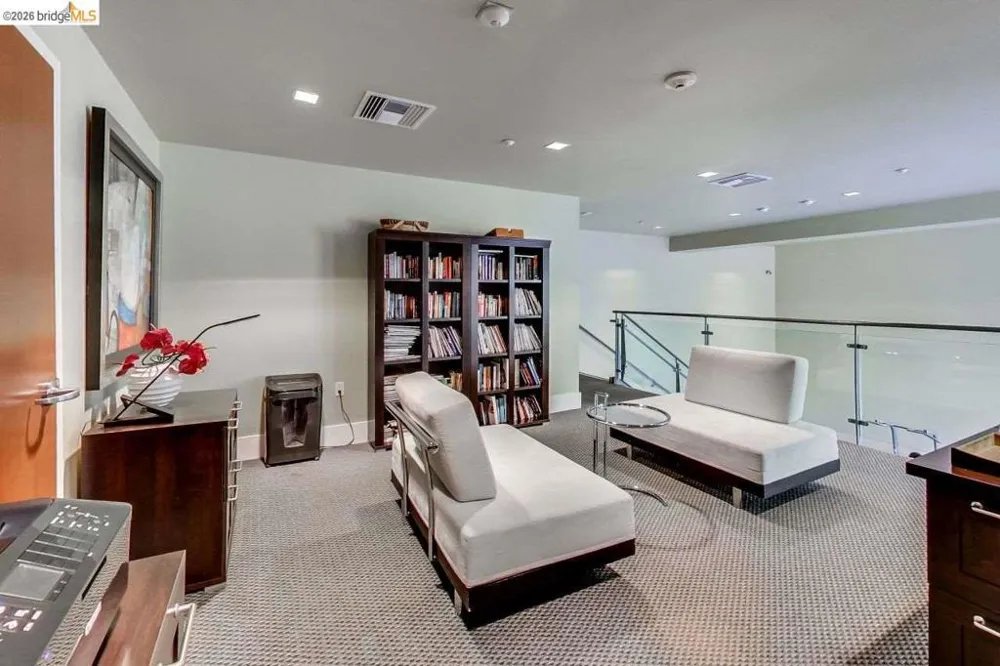 585 9Th St Oakland, CA 94607