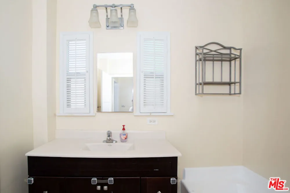 6651 W 88th Street Los Angeles, CA 90045