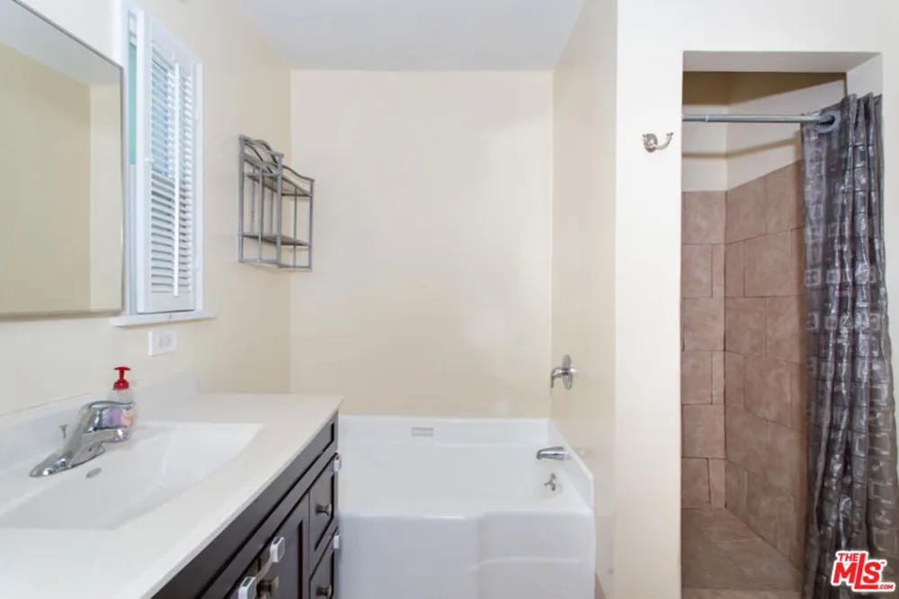 6651 W 88th Street Los Angeles, CA 90045