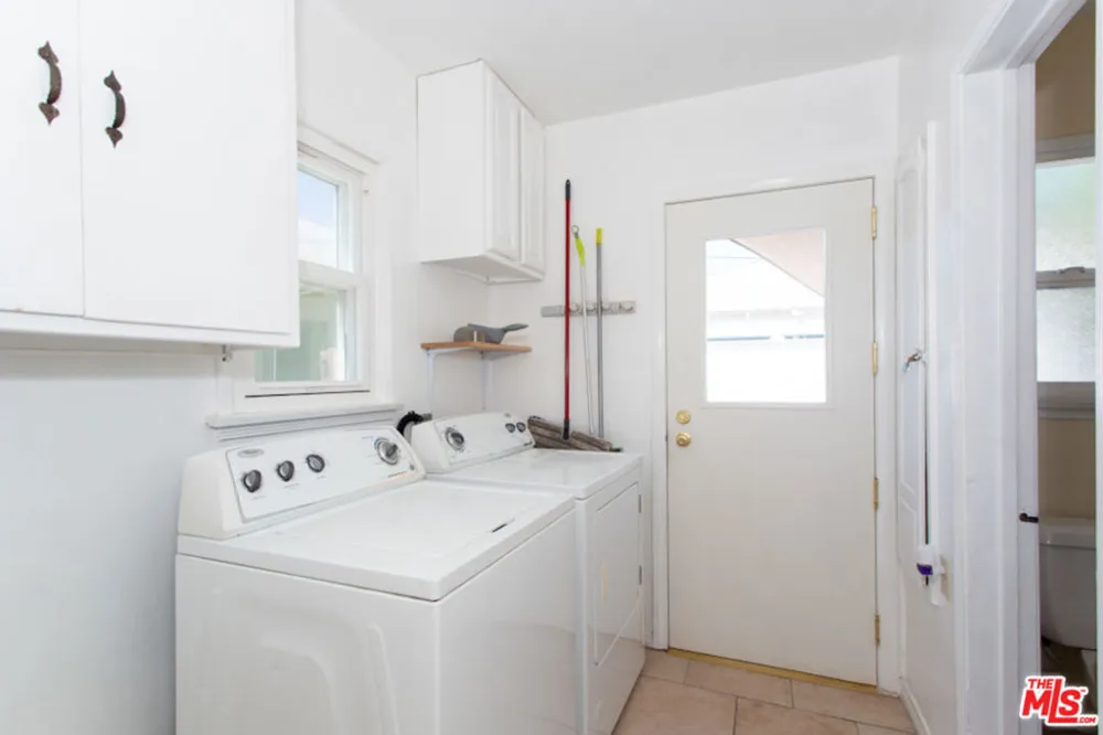 6651 W 88th Street Los Angeles, CA 90045