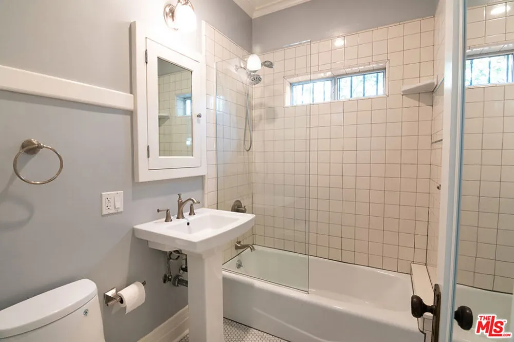 254 S Vendome Street #6 Los Angeles, CA 90057