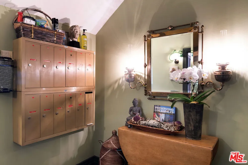 254 S Vendome Street #6 Los Angeles, CA 90057