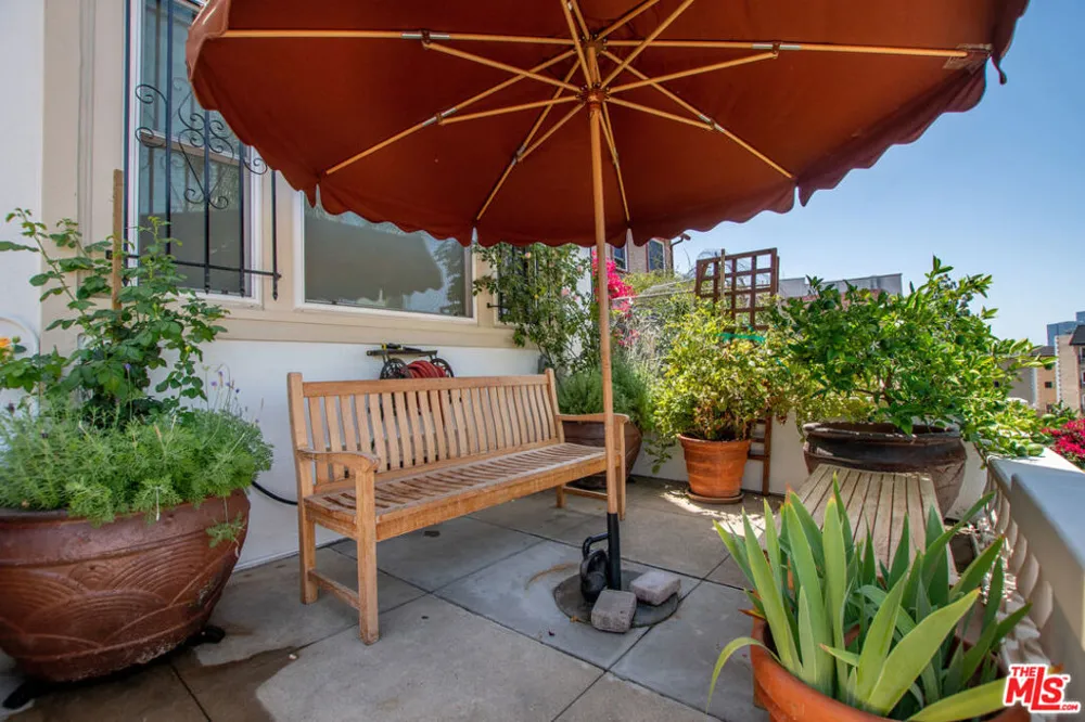 254 S Vendome Street #6 Los Angeles, CA 90057