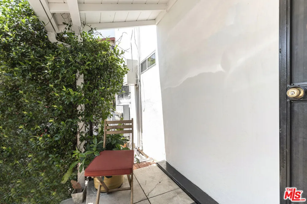 254 S Vendome Street #6 Los Angeles, CA 90057