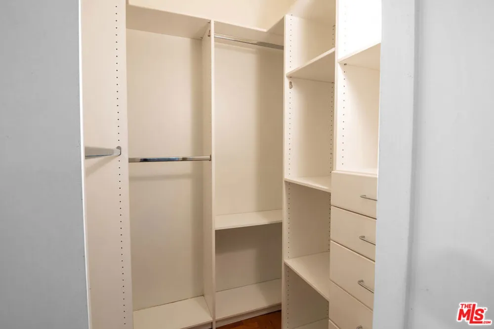 254 S Vendome Street #6 Los Angeles, CA 90057