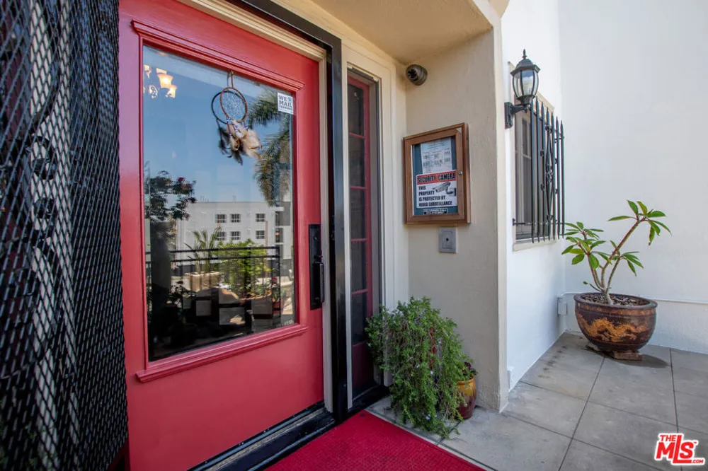 254 S Vendome Street #6 Los Angeles, CA 90057