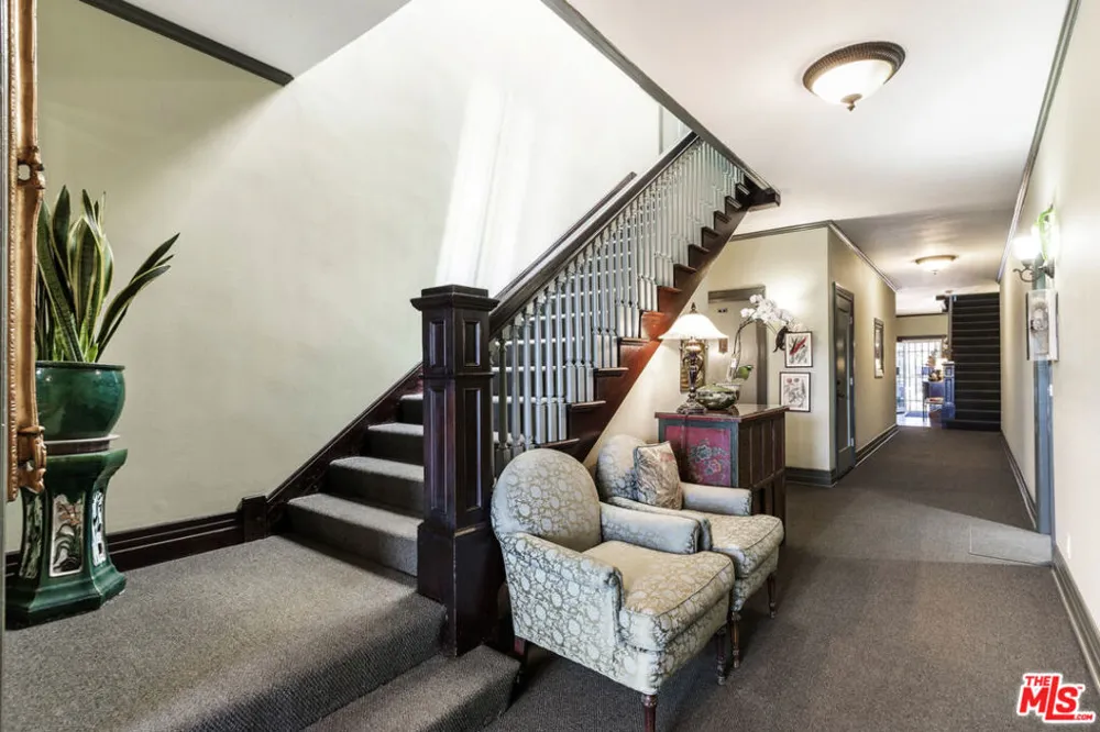 254 S Vendome Street #6 Los Angeles, CA 90057