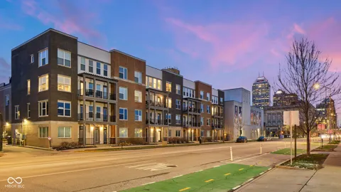 727 Illinois Street #204