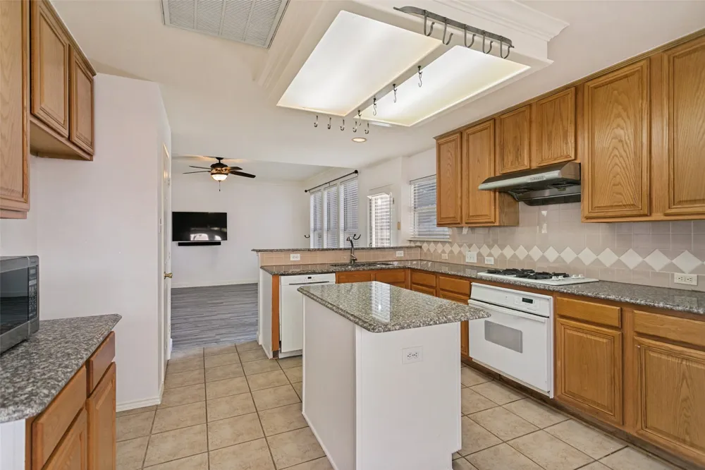 2424 Hunters Run Drive Plano, TX 75025