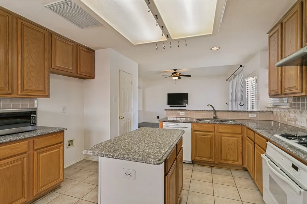 2424 Hunters Run Drive Plano, TX 75025